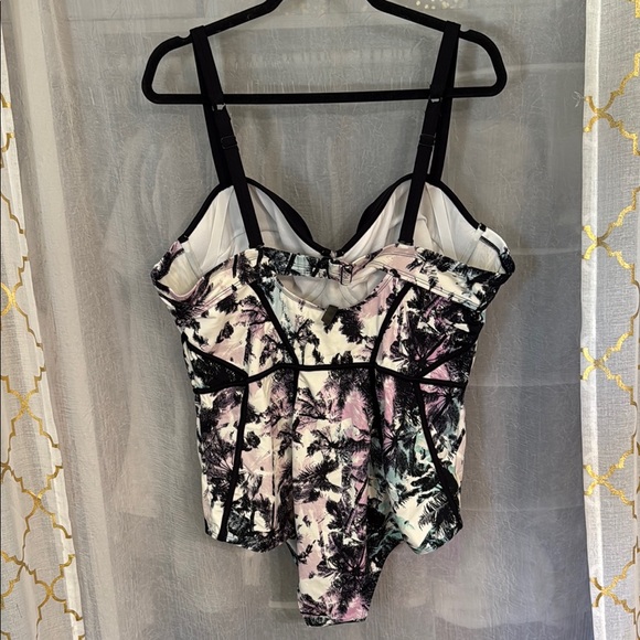 Multicolor Palm Tree Patterned Swimsuit - Picture 2 of 5